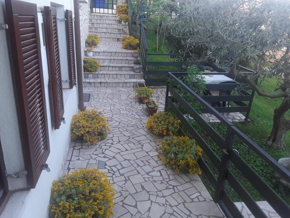 Apartments Liliana Pula Exterior photo