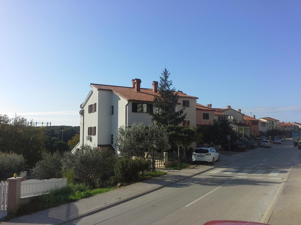 Apartments Liliana Pula Exterior photo